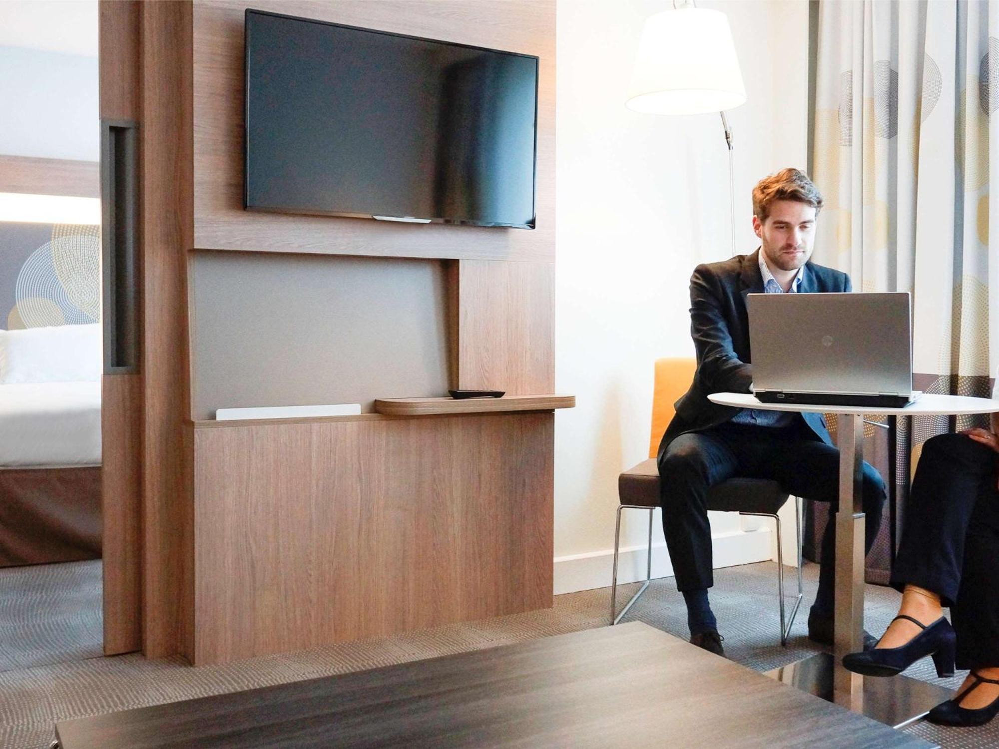 Novotel Saclay Zewnętrze zdjęcie