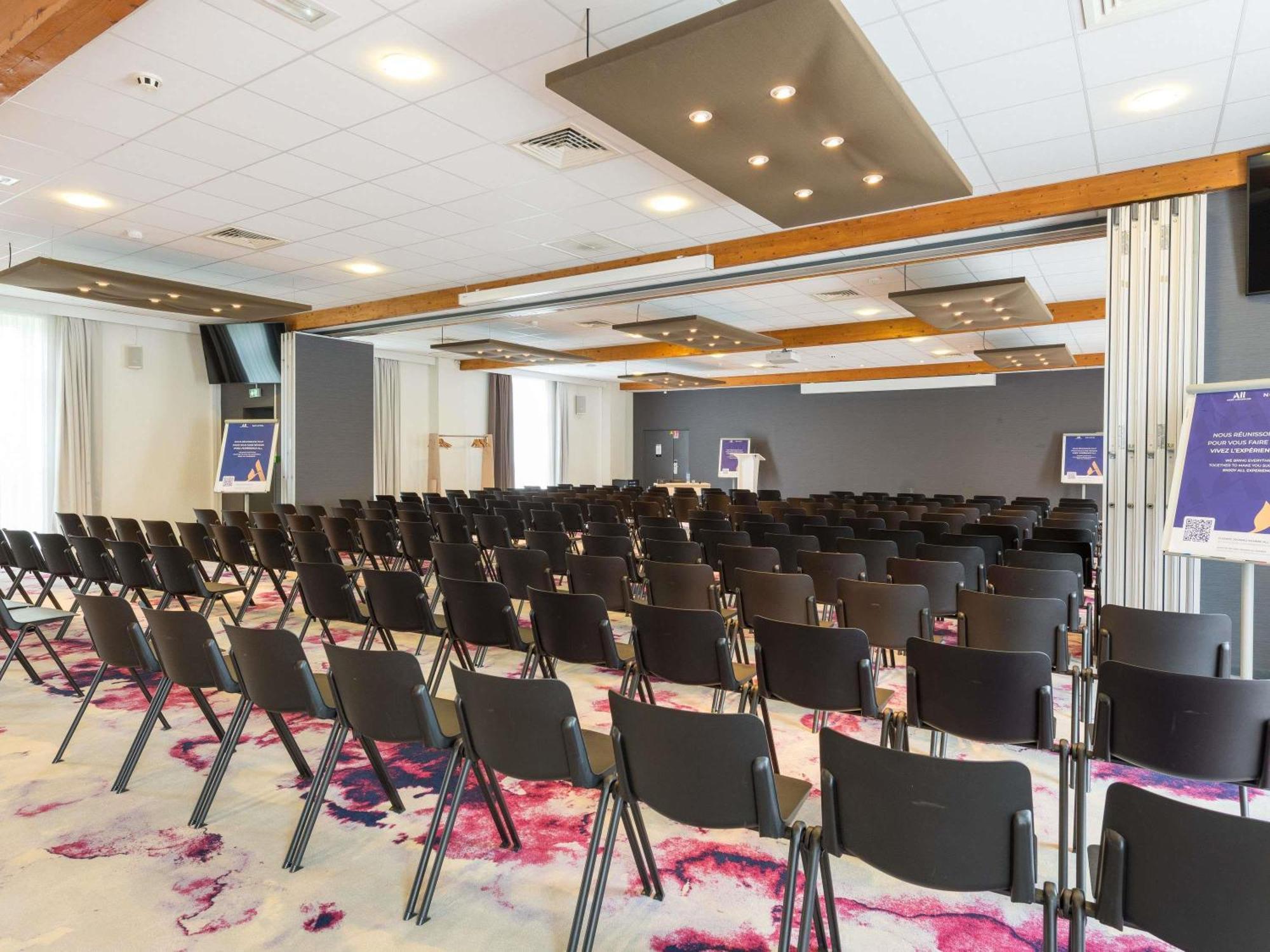 Novotel Saclay Zewnętrze zdjęcie