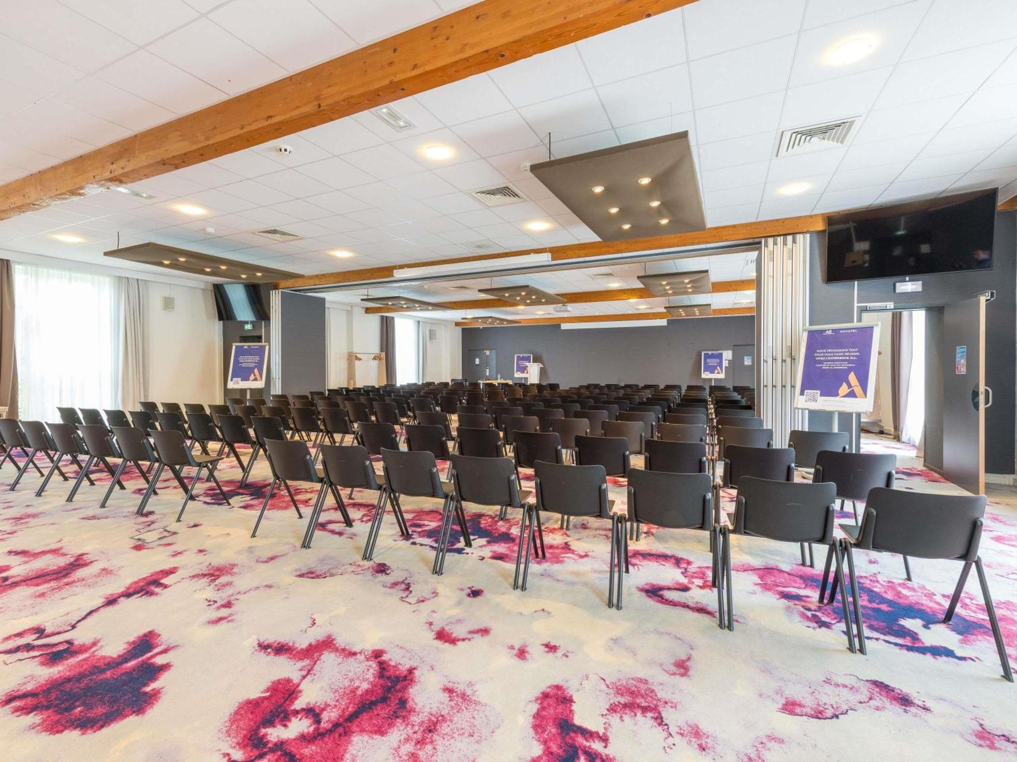 Novotel Saclay Zewnętrze zdjęcie