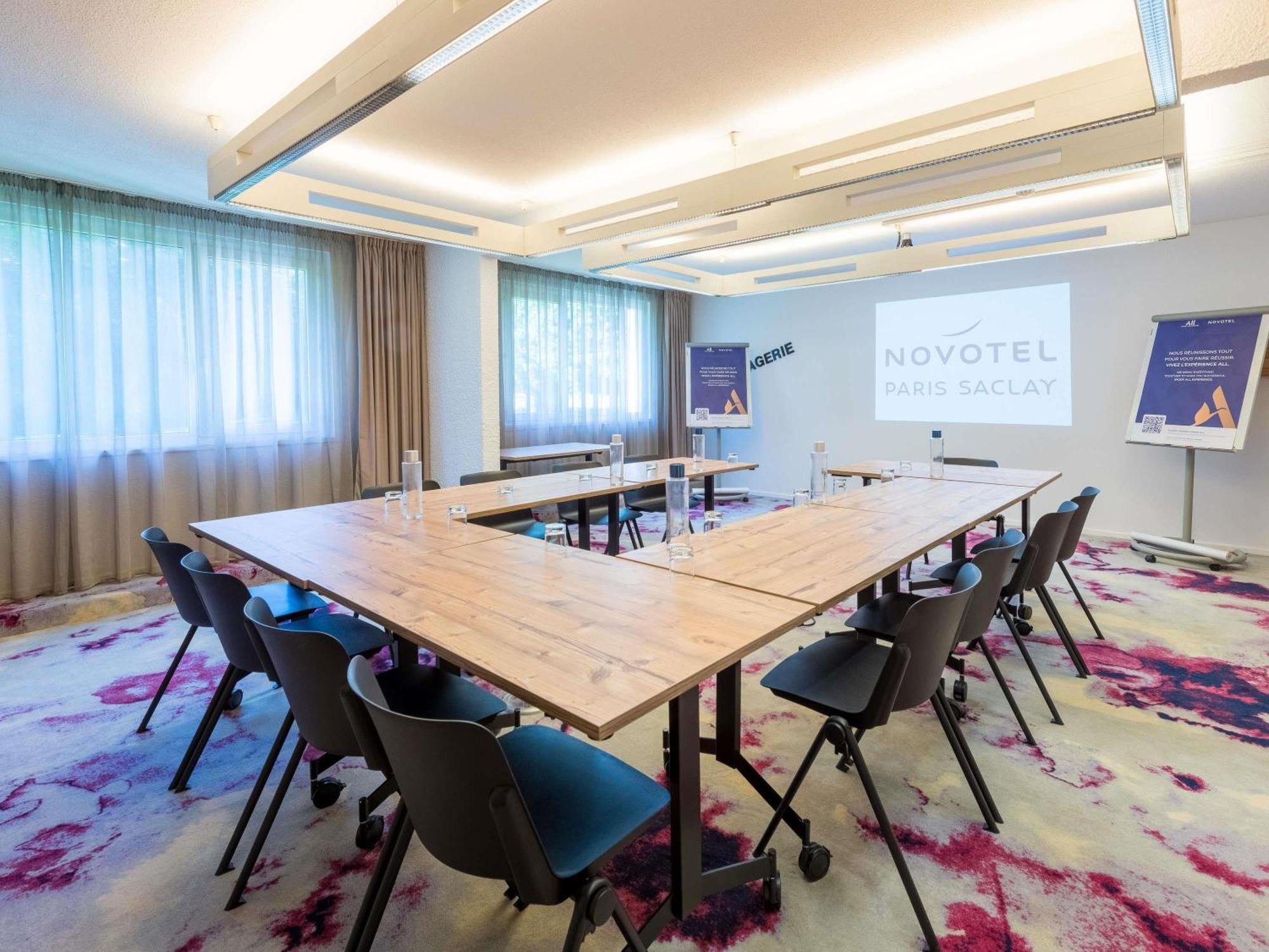 Novotel Saclay Zewnętrze zdjęcie